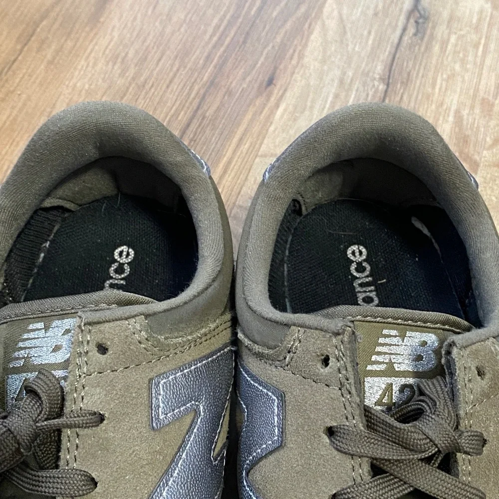 New Balance 420 Olive Green Silver Metallic Sneakers WL420DT2 Womens Size 9